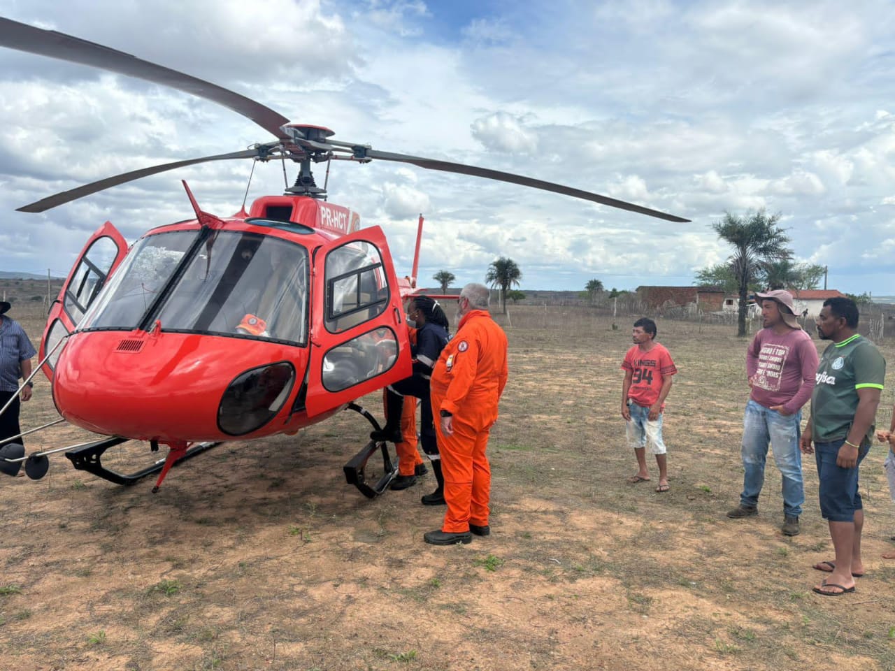 "Estamos investindo na educação para transformar a realidade dos nossos jovens", afirma governador Jerônimo Rodrigues sobre o investimento de R$ 1,3 bilhão nas escolas da Bahia
