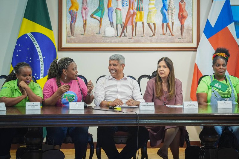 Em encontro com catadores de recicláveis, Jerônimo envia projeto de Lei sobre pagamento de serviços ambientais à Alba e recebe Selo Amigo Catador