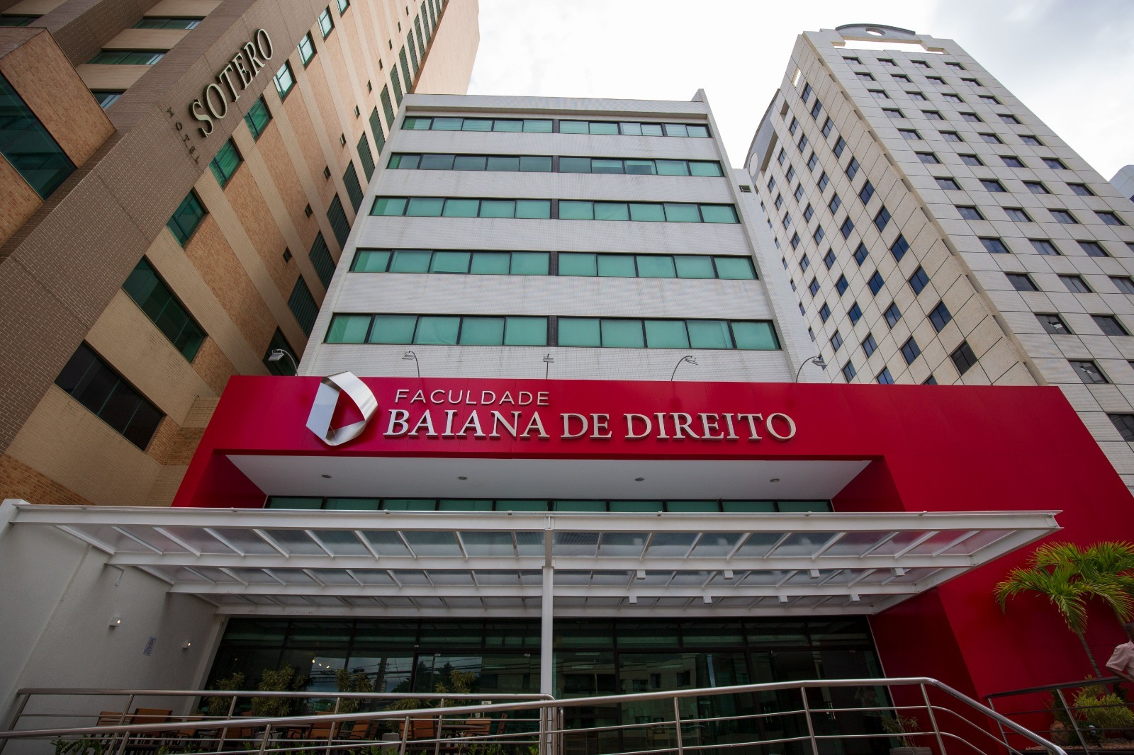 Faculdade Baiana de Direito sedia seminário sobre epilepsia e assina parceria para atendimento jurídico gratuito