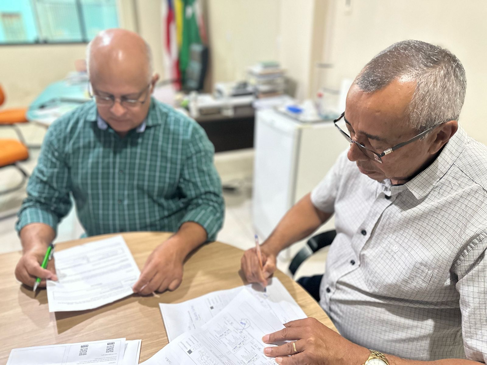 Adab faz entregas e celebra convênio na região da Chapada Diamantina